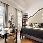 Magnifique appartement rénové et meublé situé rue Duguay Trouin - Vérifier le profil