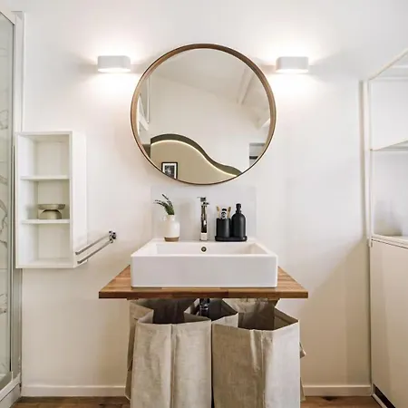 Magnifique Rénové Et Meublé Situé Rue Duguay Trouin Apartment Paris