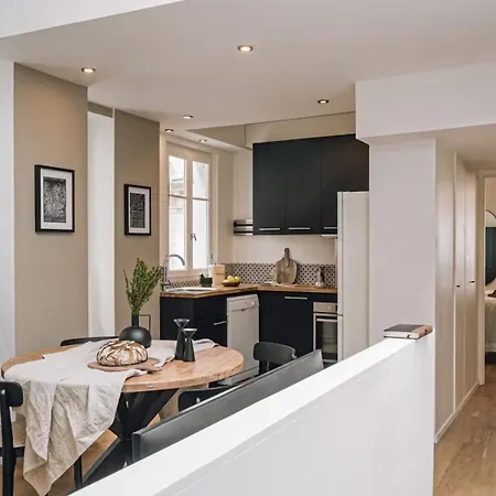 Apartment Magnifique Rénové Et Meublé Situé Rue Duguay Trouin *