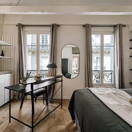 Magnifique Rénové Et Meublé Situé Rue Duguay Trouin Apartment *